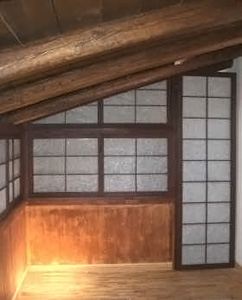 Vestiaire dans apartement mansardé